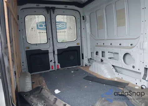 2016 Ford Transit-250 z USA, uszkodzony, nr VIN 1FTYR2CM4GKA43564